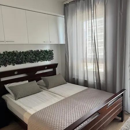 New Homes I * טמפרה